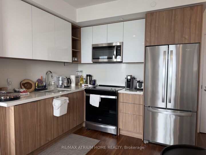 Property Photo:  25 Holly Street 1708  ON M4S 0E3 