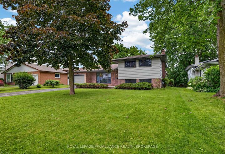 Property Photo:  682 Carnaby Street  ON K7M 5M7 