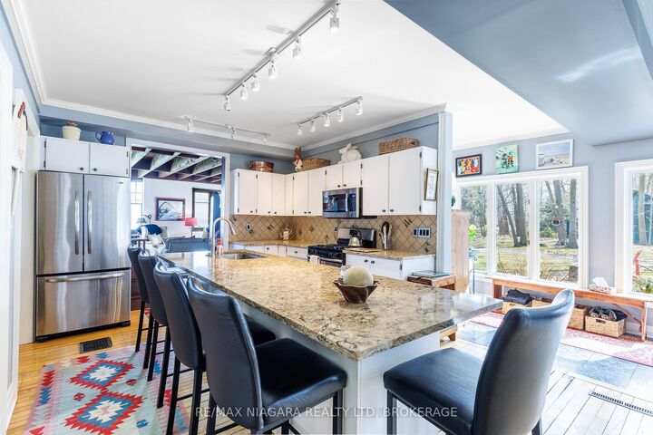 725 Point Abino Road S — photo 1