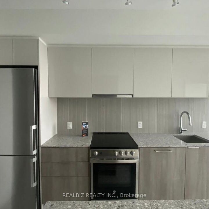 Property Photo: 31 Tippett Road 651 ON M3H 2V1