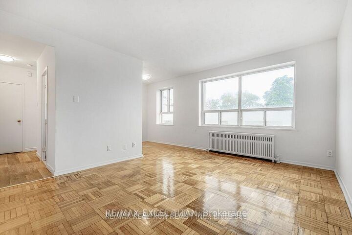 Property Photo:  