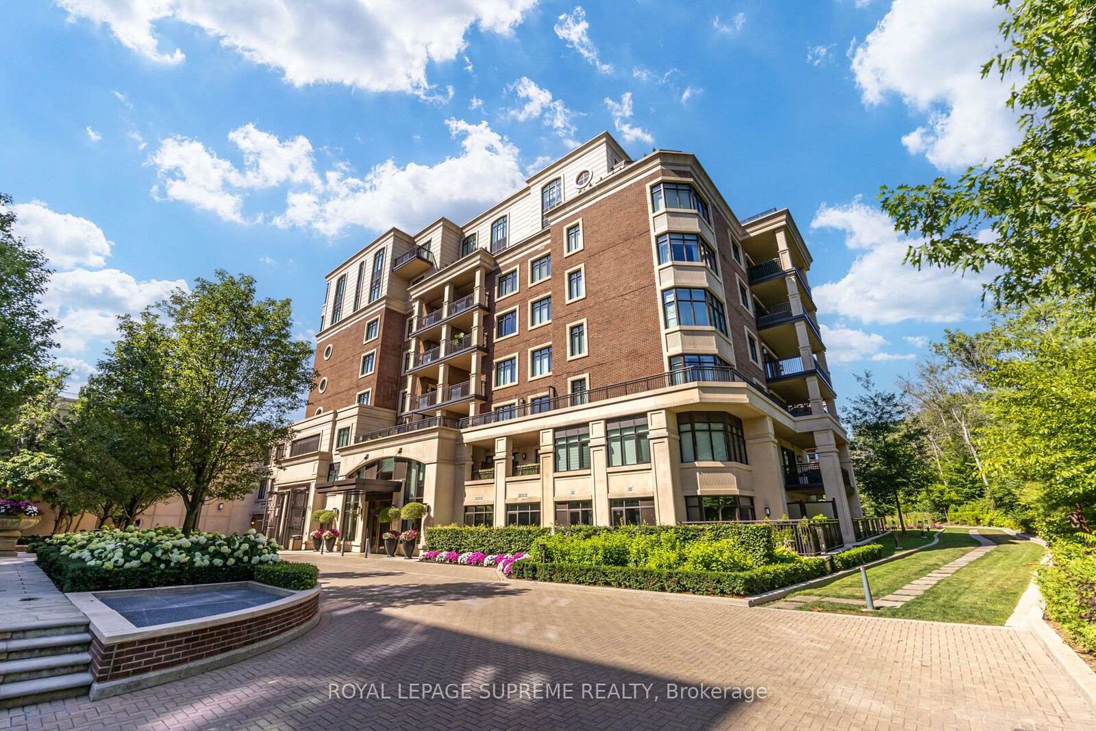 Property Photo: 1900 Bayview Avenue 227 ON M4G 0A6