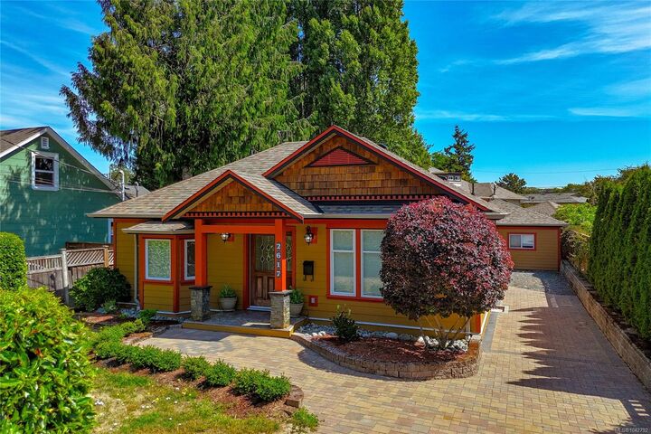 2617 Doncaster Dr — photo 1