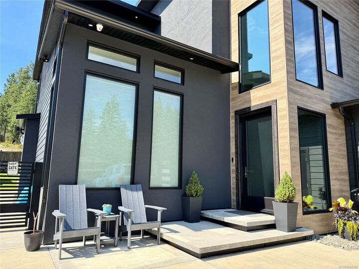 Property Photo: 545 Nebraska Pl BC V9H 0E3