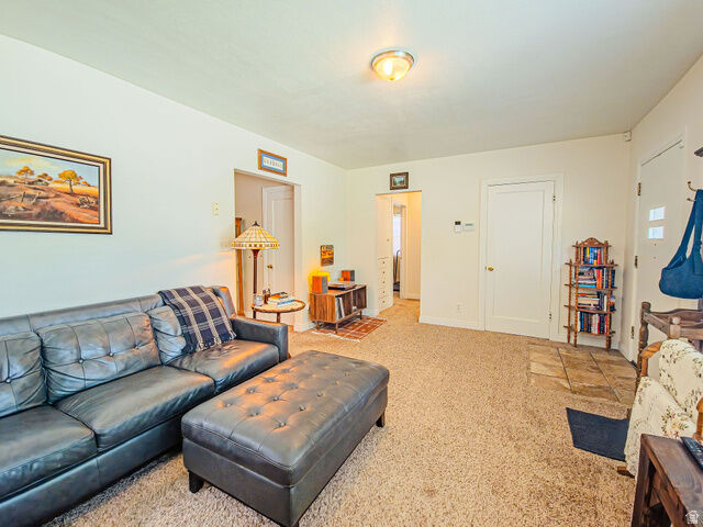 Property Photo: 673 N 200 E UT 84501