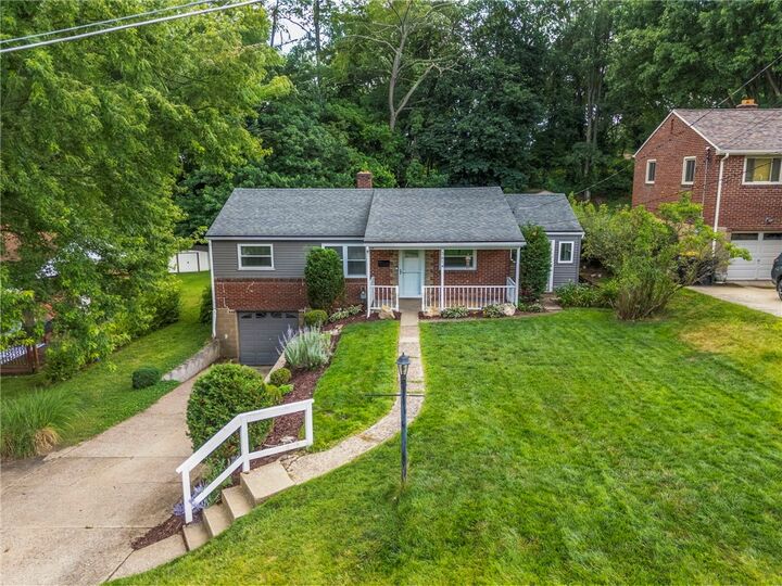 Property Photo: 5614 Villahaven Dr PA 15236