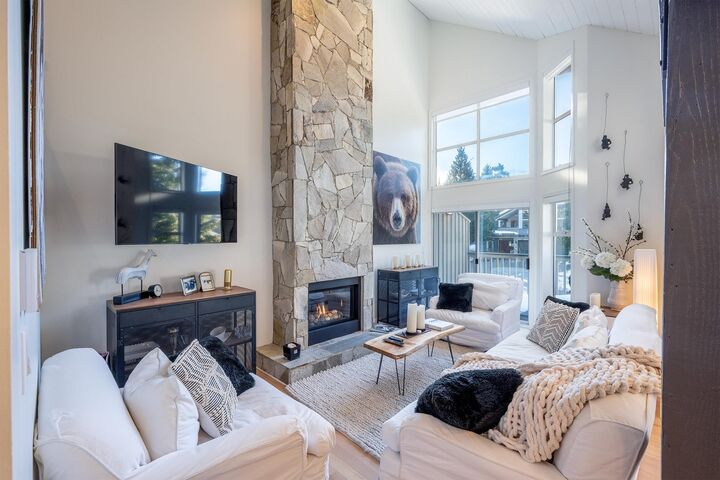 2219 Aspen Drive — photo 1