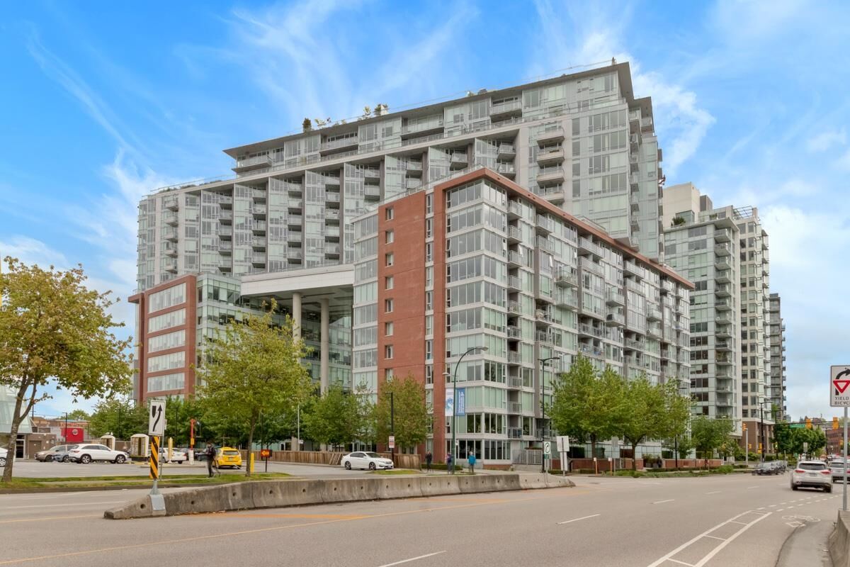 Property Photo:  1618 Quebec Street 2207  BC V6A 0C5 