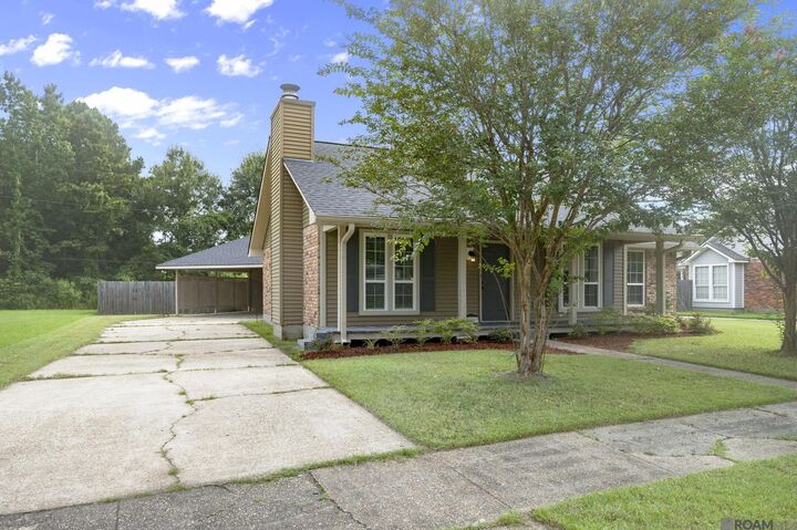 Property Photo: 13133 Country Park Ave LA 70816