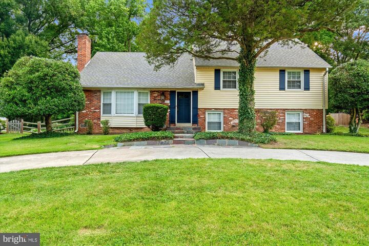 Property Photo:  8403 W Boulevard Drive  VA 22308 
