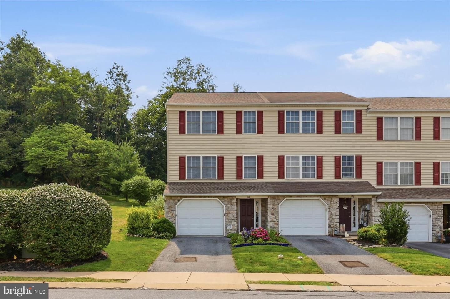 Property Photo:  110 Acorn Lane  PA 17554 