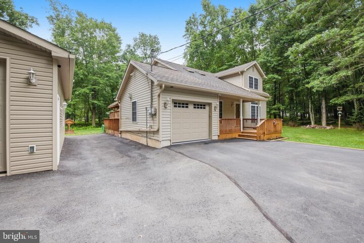 Property Photo: 12 Sidney Mews PA 18210
