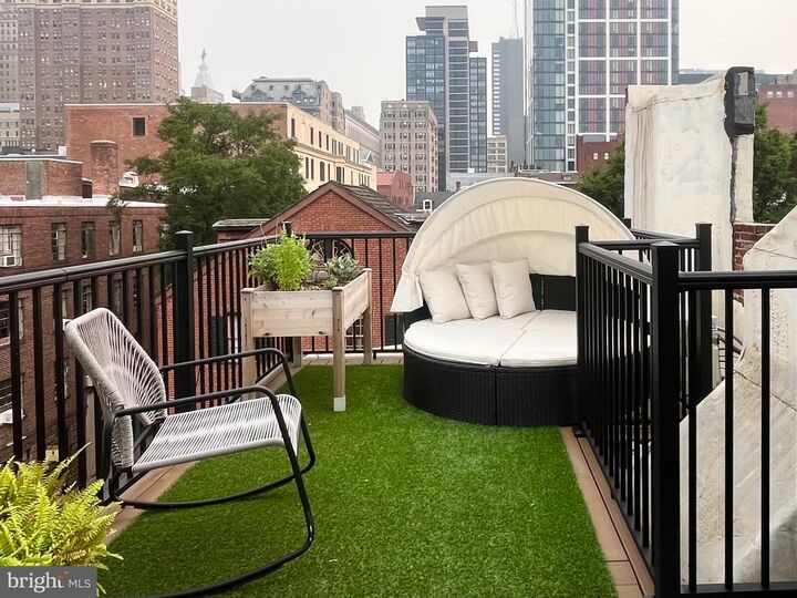 Property Photo: 1215 Spruce Street 302 PA 19107