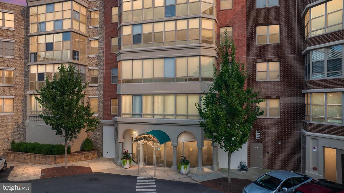 Property Photo: 19370 Magnolia Grove Square L04 VA 20176