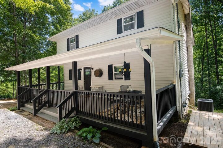 Property Photo: 47 Caribou Lane NC 28714