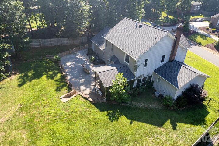 Property Photo: 5010 Ardenwoods Drive NC 28215