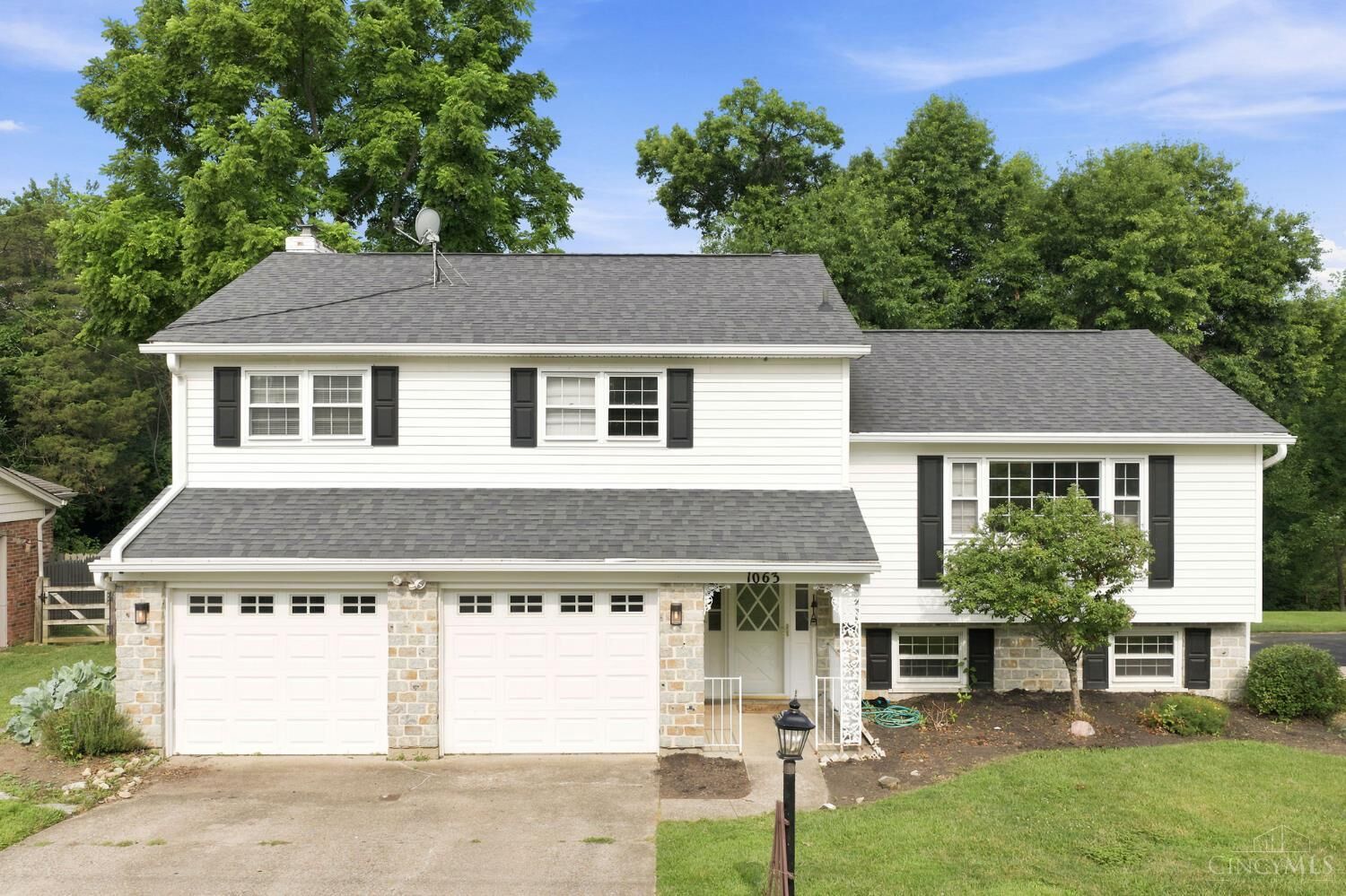 Property Photo: 1063 Tahoe Terrace OH 45238