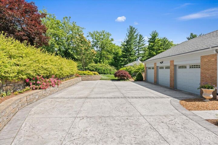Property Photo: 436 Heathgate Road OH 45255