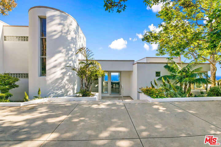 Property Photo: 30112 Cuthbert Rd CA 90265