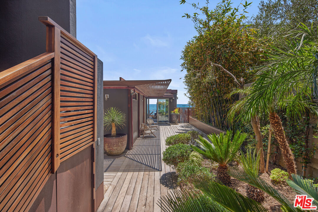 Property Photo:  24956 Malibu Rd  CA 90265 