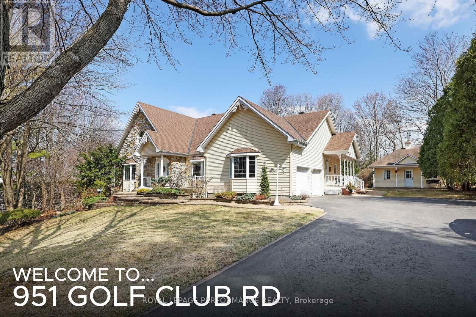 Property Photo: 951 Golf Club Road ON K6A 2R2