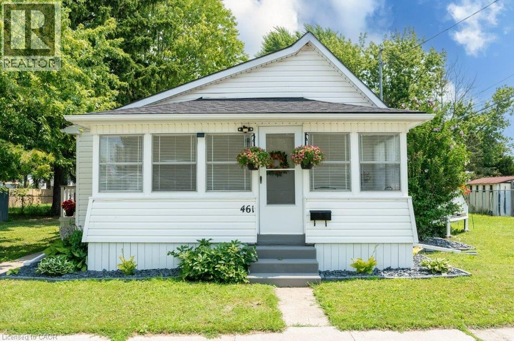 Property Photo: 461 Selkirk Street ON N8A 3X9