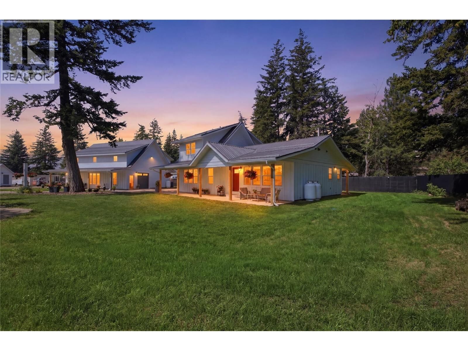 Property Photo: 3747 Hilliam Road BC V0E 1M5