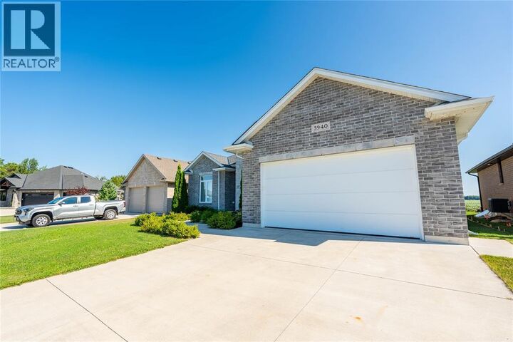 Photo de la propriété: 3940 Arie Court ON N0N 1E0
