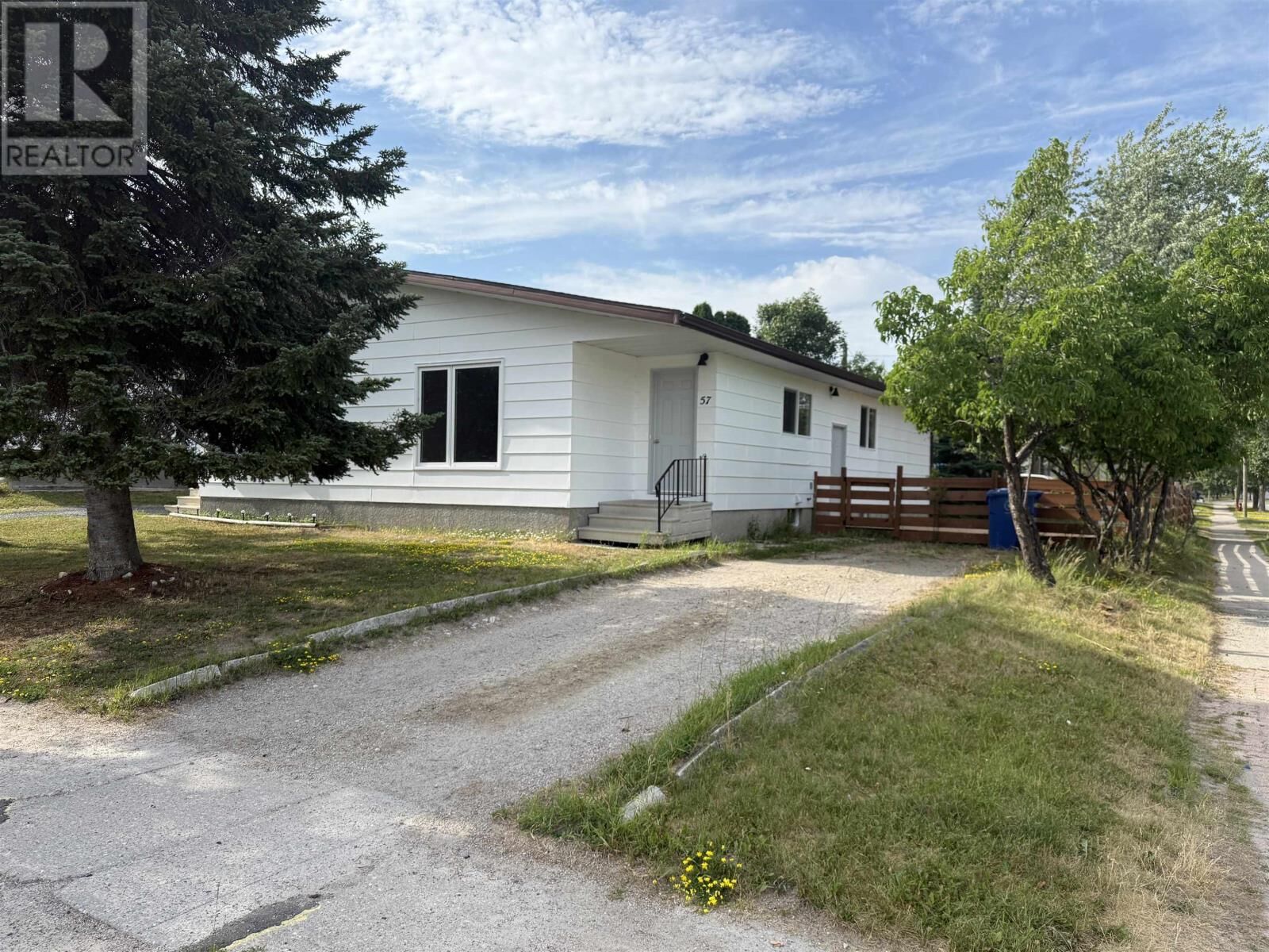 Property Photo: 57 Ingall Dr ON P8N 3B9