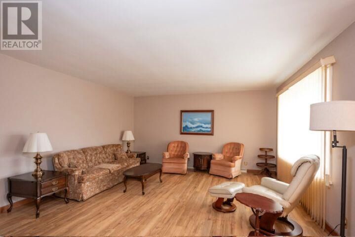 Property Photo:  2608 Ridgeway Street E  ON P7E 5K3 