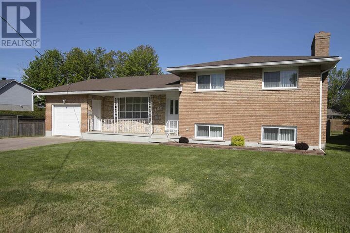 Property Photo: 2134 Queen St ON P6A 5T7
