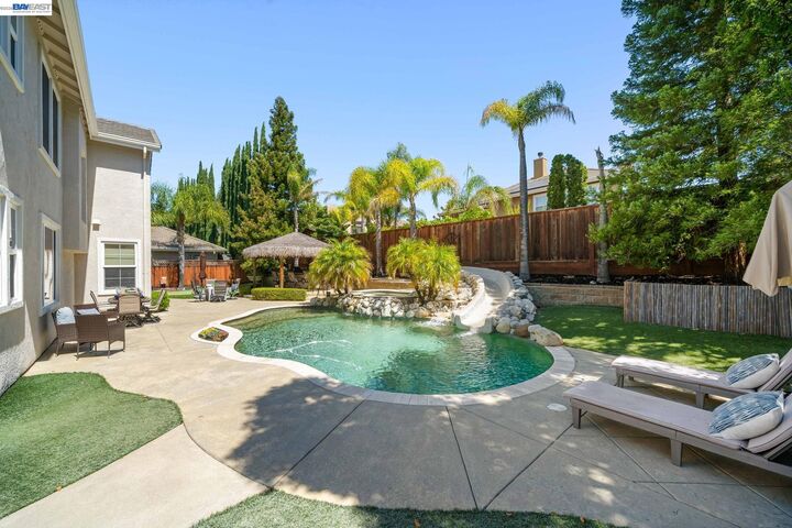 Property Photo: 750 Trinity Hills Ln CA 94550