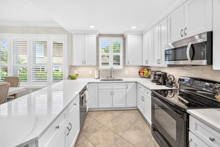 Property Photo:  5423 Terrace Circle  FL 32550 