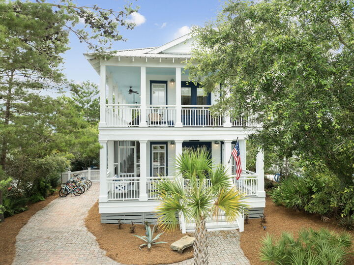 Property Photo: 261 W Bartons Way FL 32459