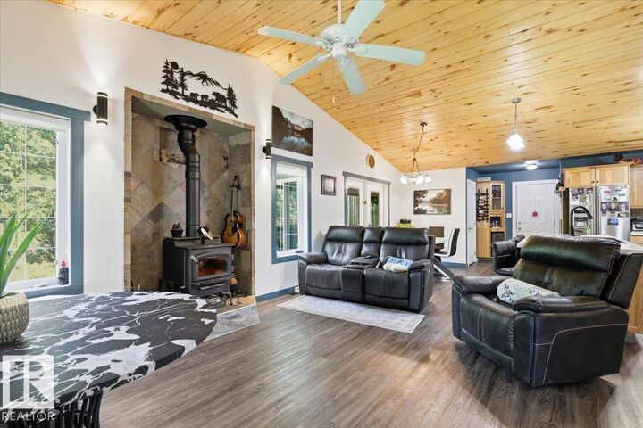 Property Photo: 5502 39 Street AB T0C 2C0
