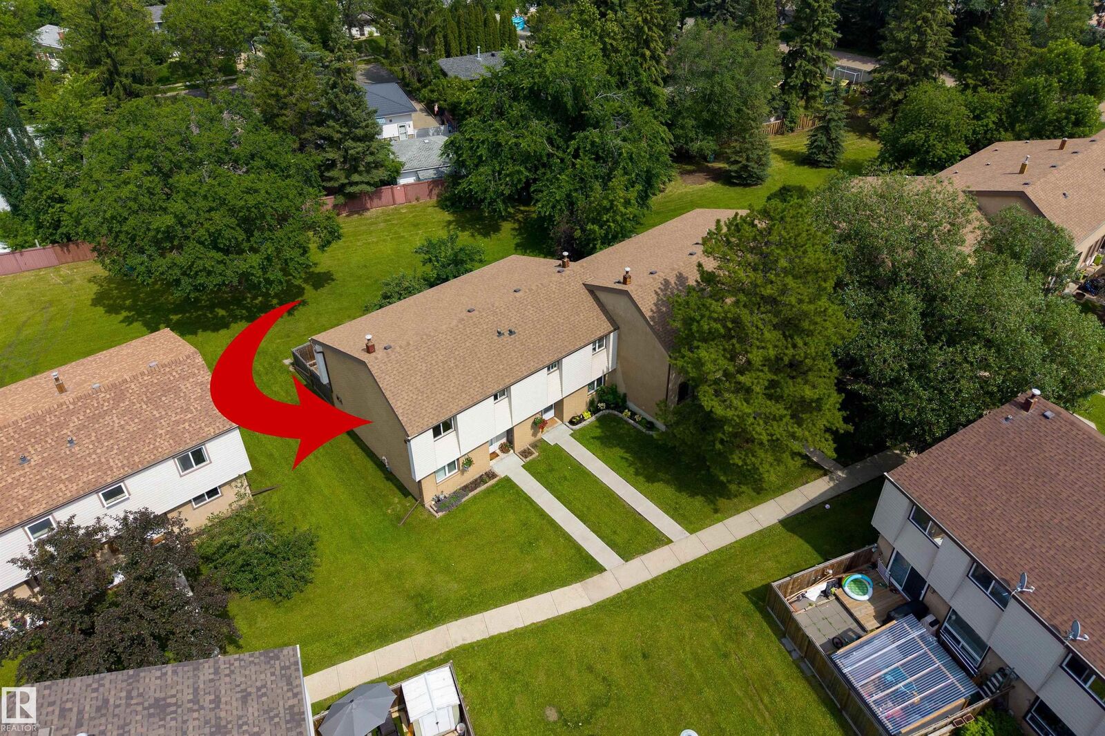 Property Photo:  33 Grandin Village  AB T8N 1R9 