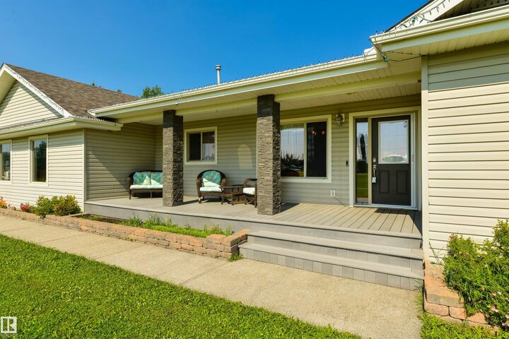 Property Photo: 53522 Rge Road 274 45 AB T7X 3T1