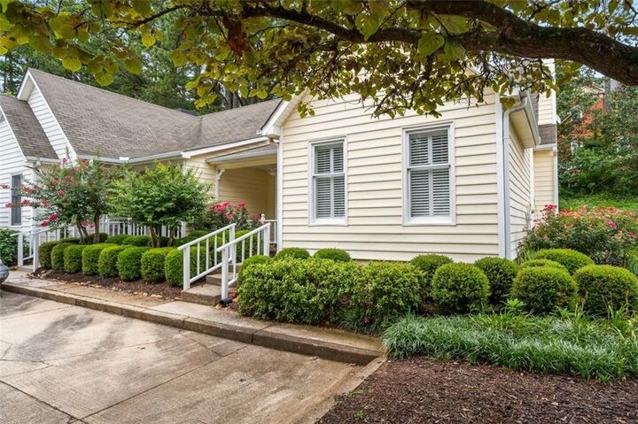 Property Photo:  116 Victoria Way  GA 30075 