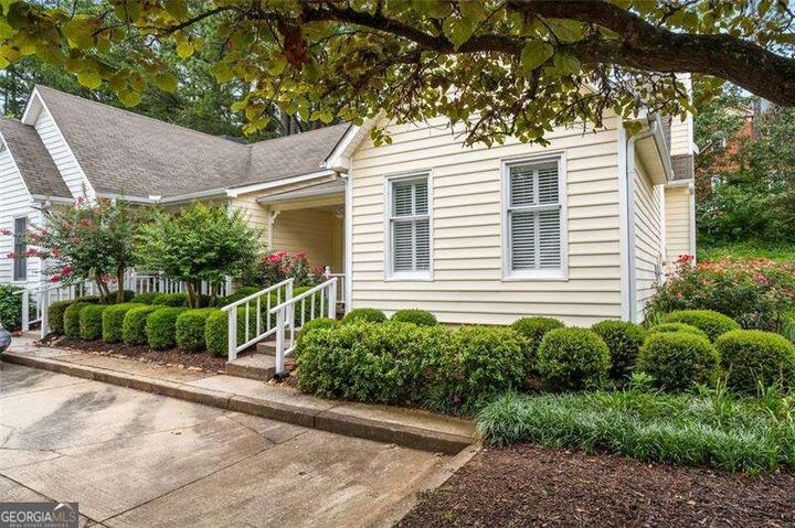 Property Photo:  116 Victoria Way  GA 30075 