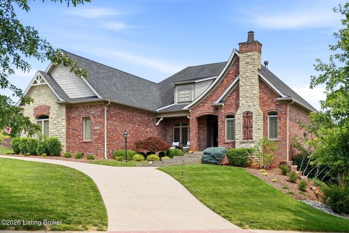Property Photo: 7530 Beechspring Farm Blvd KY 40241