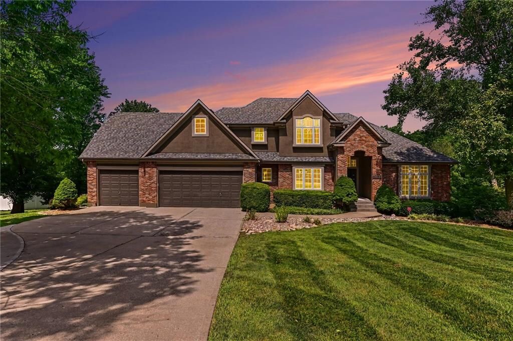 Property Photo: 4301 SE Willow Place Court MO 64014