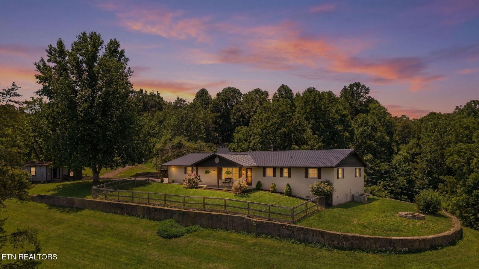 Property Photo: 1317 Dupont Rd TN 37865