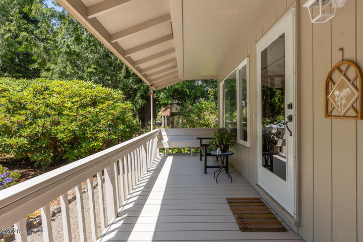 Property Photo: 130 Tillicum Street OR 97341