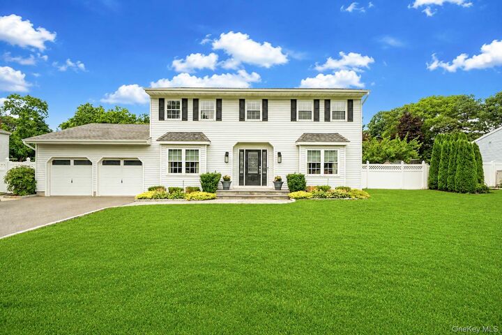 Property Photo:  3 Warren Court  NY 11738 
