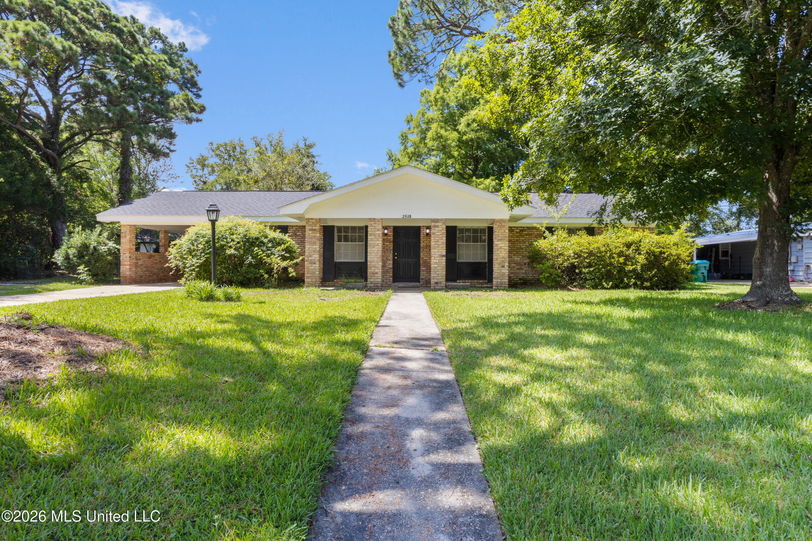 Property Photo:  2518 Parkwood Place  MS 39564 