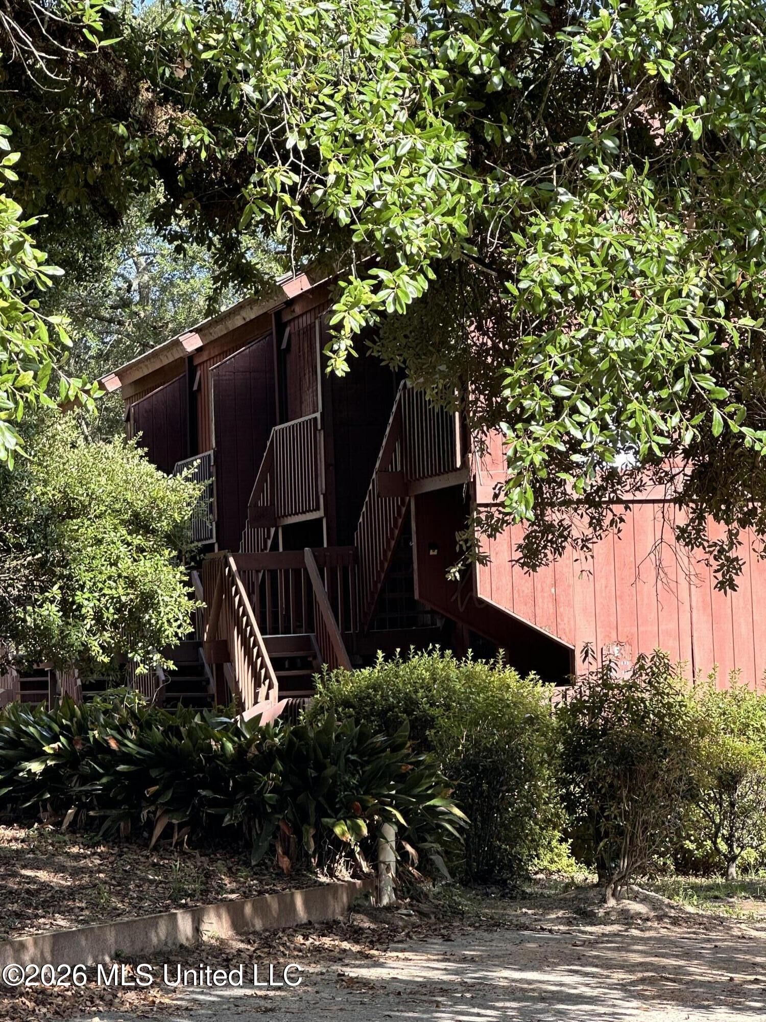 Property Photo: 230 Lakeside Villa MS 39525