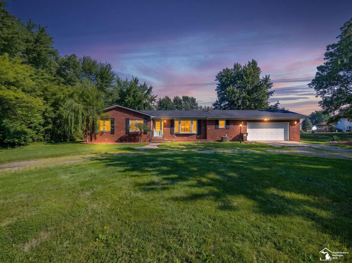 Property Photo: 1810 Whipple Street MI 48117