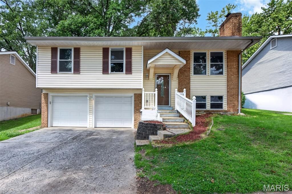 Property Photo: 2311 Country Village Court MO 63043