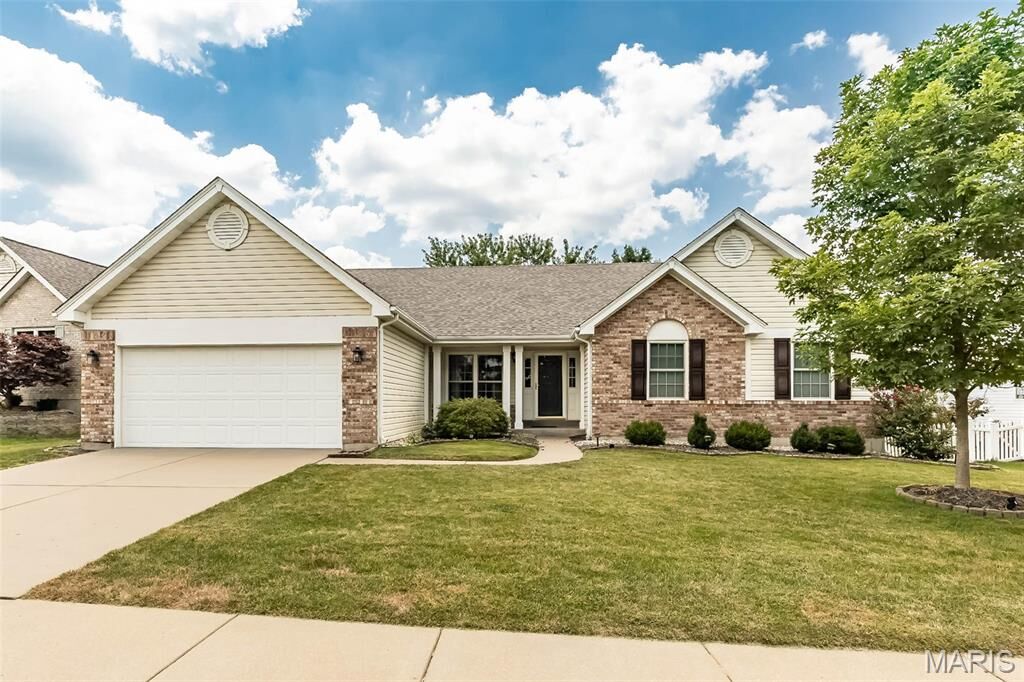 Property Photo: 2088 Avalon Ridge Circle MO 63026