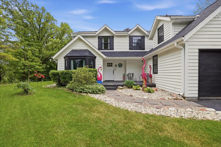 Property Photo: 423 Bron Derw Ct WI 53183